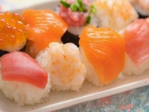 【すし将 / 年始 お寿司販売】書類選考のみ / 未経験歓迎＜1/2 単日　二子玉川ライズ＞日給12,000円(時給換算1,714円)＋交通費◇7時間以上勤務した場合は残業手当あり(25％割増 /時給2142円)★1日でしっかり稼げる！大人気のパック入りお寿司の催事店舗で販売◇学生/20代.30代.40代.50代 女性スタッフさん活躍中！＜専用フォームの返信＆オンラインで登録OK＞tan-F-syo①