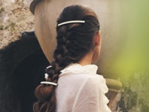 【アルバイト】販売未経験OK！ストアスタッフ募集＜ALEXANDRE DE PARIS (アレクサンドル ドゥ パリ)  都内店舗＞ラグジュアリーなヘアアクセサリーブランドで販売■年俸250～300万円 / 福利厚生充実 / 制服貸与あり■ AP-T-ale