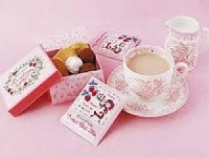 時給UP！即日～長期＜北千住ルミネ＞可愛いいがいっぱいのお店＜カレルチャペック紅茶店＞紅茶とギフト雑貨などの販売◇時給1550円+交通費 / 週払いOK /  学生.20代.30代.40代前半女性スタッフさん多数活躍中！＜専用フォームの返信＆オンラインで登録OK＞FD-T-kare①