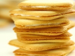 ◇＜年末・即日～12/21　品川エキュート＞時給1450～1550円＋交通費◇洋菓子デビュー歓迎◇手土産でも定番！香ばしい焼き菓子やしっとり食感でリピーターさんも続出！袋入り、箱入り洋菓子販売◇ 週払いOK・週3～・未経験OK・Wワーク・扶養内・学生さん/20代.30代.40代女性活躍中！＜専用フォーム返信＆オンラインで簡単登録＞tan-F-shuku②-cote