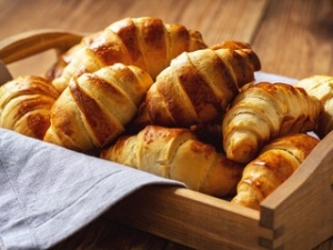 【紹介予定派遣】半年後には企業の直雇用！名古屋栄三越のベーカリーで接客販売のお仕事♪【時給1250～1300円＆交通費】三越百貨店を中心に展開♪ミニクロワッサンが人気！◇オンラインで登録OK！週払いOK！交通費支給◇fd-k-joh②