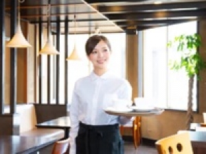 【ホールメイン＆キッチン補助】5/1～5/31　短期 ＜京・茶房 TSURU／玉川高島屋＞京都発の老舗店「鶴屋吉信」が手掛ける甘味処◇人気の「あんみつ」や、季節の生菓子や和パフェが人気◇時給1350～1450円＋交通費 / 週払いOK / 週3～5日 ◇学生.20代.30代.40代.50代女性スタッフさん活躍中！＜専用フォームの返信＆オンラインで登録OK＞tan-F-tsuru