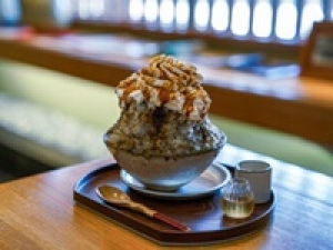 【カフェ】即日～長期  ＜渋谷ヒカリエ＞オリジナル和スイーツ、都会的な和の雰囲気が楽しめるカフェで人気◇カフェスタッフ【オーダー・ドリンク作成・配膳】時給1650円＋交通費 / 週払いOK / 制服貸与 / 20代.30代.40代.50代 女性スタッフさん活躍中！＜専用フォーム返信＆オンラインで簡単登録＞FD-T-kurozen