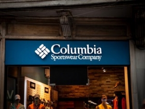 梅田阪神でアウトドアウェアやグッズ販売！【時給1400～1500円】アウトドアを心から楽しむための最高の製品販売スタッフ募集♪＜未経験歓迎！制服貸与あり！社販50％OFF！履歴書不要！オンライン登録OK！週払OK！交通費支給＞ap-k-hanshincolu