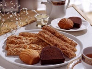 【洋菓子販売 / 未経験OK】即日～長期＜日本橋三越＞バターたっぷり！サクサクの極上パイや、バラエティ豊富なクッキーなど焼き菓子販売（ケーキなし）時給1500円＋交通費 / 週払いOK / デパ地下・食品・洋菓子販売デビュー歓迎！20代.30代.40代.50代女性スタッフさん活躍中！＜専用フォーム返信＆オンラインで簡単登録＞FD-T-rsd②-d