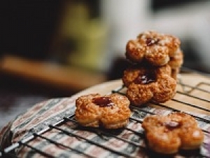 ■■大量募集■■  未経験OK！書類選考のみ【ゴールデンウィーク洋菓子の短期催事販売】短期＜4/27～5/24　イクスピアリ＞時給1300～1400円+交通費 / 週払いOK◇メープルをたっぷり使用したメープルスイーツ専門店で箱入りお菓子の販売◇ 週3～5日 / スニーカーOK◇学生/20代.30代.40代男女活躍中！＜専用フォーム返信＆オンラインで簡単登録＞tan-F-shuku①-mm