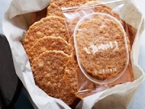 【年末繁忙期★和菓子の品出し / お昼までの時短】未経験歓迎！ジムやスポーツ、運動部など体を動かす事が好きな方におススメ＜即日～12/31　日本橋三越＞海老せんべいなどデパ地下でも人気の和菓子店【坂角総本店】納品対応や品出しのお仕事◇時給1400～1500円＋交通費 /週払いOK◇Wワーク / 扶養内 / 学生.20代.30代.40代男女スタッフさん活躍中！＜専用フォーム返信＆オンラインで簡単登録＞tan-F-ebi