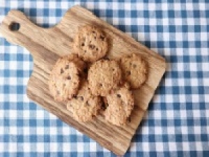 ■■大量募集■■ 未経験OK！【洋菓子の短期催事販売】短期＜4/10～4/22　新宿京王＞時給1350～1450円＋交通費 / 週払いOK◇猫好きの方にはたまらない！可愛い猫のデザインが特徴の「チーズ&times;果実」スイーツ専門店で箱入りお菓子の販売◇◇週3～5日 / スニーカーOK◇学生さん/20代.30代.40代男女活躍中！＜専用フォーム返信＆オンラインで簡単登録＞tan-F-shuku①-neko