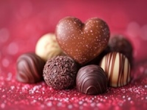 バレンタイン催事＜1/21～2/14　新宿高島屋＞未経験歓迎！瓶に入ったプリンやロングセラーのチーズケーキで有名！バレンタイン催事でチョコレート販売◇時給1550～1650円＋交通費 / 週払いOK / 包装未経験OK /学生.20代.30代40代女性スタッフさん活躍中！＜専用フォームの返信＆オンラインで登録OK＞ tan-F-VD-moz