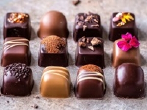 未経験歓迎◇洋菓子販売デビュー歓迎【ホワイトデーの洋菓子販売】  3/7・9・11＜京王橋本＞リーフ型のチョコレートが有名な神戸発のチョコレートshopで販売【実働7.5H】時給1350～1450円 / 交通費支給 / 週払いOK / 書類選考のみ / スニーカーOK / 学生.20代.30代.40代.50代女性活躍中！＜専用フォーム返信＆オンラインで簡単登録＞tan-F-WD-monro①