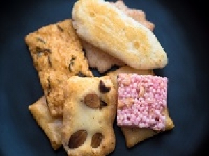 ■時給UP期間中■即日～長期＜池袋東武＞もちもちのどら焼き、サクサクのおかき等☆上品なパッケージで手土産にも喜ばれる☆季節を楽しむ和菓子販売◇時給1550円＋交通費支給 / 週払いOK / 和菓子未経験OK！プライベートも充実！20代30代.40代.50代前半女性スタッフさん多数活躍中◇社保完備/有給あり/週払い可＜専用フォーム返信＆オンラインで簡単登録＞FD-T-ginbo①-d