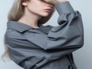 【正社員】人物重視！アパレルデビューを目指す未経験歓迎！スキルアップしたい経験者優遇！オリジナリティを大切にしたブランドでレディースアパレル販売スタッフ◇ルミネ新宿1◇全国各地に多数ショップ展開中のアパレルメーカー◇年俸294万円～420万円◇スタート日ご相談ください！ AP-T-diag