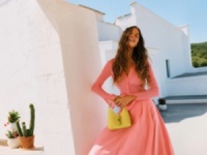 ■長期■時給1400円以上(経験有)・交通費支給■＜FURLA / フルラ　横浜そごう＞イタリア発・革新的な進化を続ける老舗バッグブランド【週払い可・社販なし / 制服貸与・シンプルネイルOK・20代,30代,40代女性スタッフ活躍中・スタート日相談OK】＜専用フォーム返信＆オンラインで簡単登録＞AP-T-fur