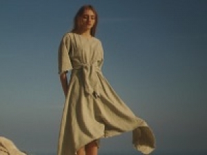 ■即日～長期 ※3/1スタートもOK ■＜丸ビル＞程よいリラックス感のDaily styleを提案！レディースアパレル販売◇時給1700円(経験あり)・交通費支給・週払いOK・服装貸与◇20代,30代,40代前半女性スタッフ活躍中！＜専用フォームの返信＆オンラインで登録OK＞AP-T-maik