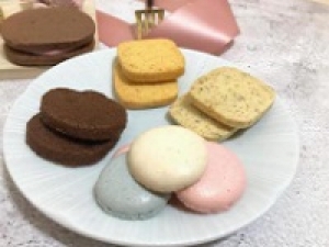 長期＜洋菓子販売 / 玉川高島屋＞スタート日相談OK◇時給1500円＋交 / 週払いOK◇チョコレートでコーテイングしたミルフィユ菓子発祥◇個包装＆オシャレなパッケージ◇一口サイズのプチフールや焼き菓子などギフトにも喜ばれる人気ブランド◇20代.30代.40代前半の女性スタッフさん多数活躍中！＜専用フォーム返信＆オンラインで簡単登録＞FD-T-ruru①-d