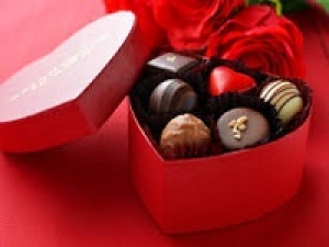 バレンタインイベントSTAFF / エントリーはお早目に！【2026年バレンタイン販売】未経験歓迎 ＜1/28～2/14 　東京大丸＞ バレンタインの王道！ベルギー王室御用達の有名チョコレートブランドで毎年大人気のチョコレート販売◇時給1600円 / 交通費支給 / 週払いOK /  学生.20代.30代.40代.50代女性スタッフさん活躍中！＜専用フォーム返信＆オンラインで登録OK＞tan-F-VD-ed-vita①