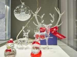 【12/31まで　 Xmas・年末】クリスタルジュエリー/チャーム/オーナメント/雑貨販売　＜SWAROVSKI (スワロフスキー) 　玉川高島屋＞期間限定時給1500～1550円＋交通費 / 週払いOK◇ジュエリー未経験OK◇商材問わず何らかの販売経験があればOK◇私服◇学生.20代.30代.40代.50代前半 女性スタッフさん活躍中！＜専用フォーム返信＆オンラインで簡単登録＞tan-A-Xmas-suwa