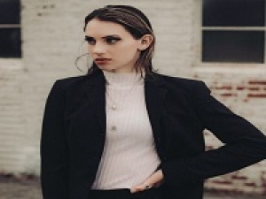 【正社員】人物重視！アパレルデビューを目指す未経験歓迎！スキルアップしたい経験者優遇！オリジナリティを大切にしたブランドでレディースアパレル販売スタッフ◇表参道ヒルズ◇全国各地に多数ショップ展開中のアパレルメーカー◇年俸294万円～420万円◇スタート日ご相談ください！ AP-T-diag