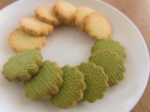 洋菓子未経験OK！即日～長期　マネキン日給12,000円＋交通費＜渋谷ヒカリエ＞軽い食感・とろけるラングドシャ、ザクザクとした食感のクランチチョコなど洋菓子販売◇未経験OK！洋菓子販売デビュー歓迎◇学生.20代.30代.40代.50代女性スタッフさん活躍中！＜専用フォーム返信＆オンラインで登録OK＞FD-T-jdeu