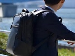 ■長期■高時給！時給1700円以上(経験有)+交■スタート日相談OK＜TUMI／トゥミ　日本橋高島屋＞高機能バッグの代名詞的ブランドで販売■週払いOK・駅から徒歩5分以内・制服貸与あり・20代,30代,40代男女スタッフ活躍中！＜専用フォームの返信＆オンラインで簡単登録＞ AP-g-tumi