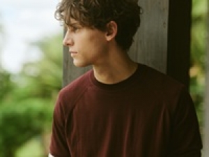 ＜10/7～10/20  POPUP　新宿伊勢丹men's＞時給1650～1700円＋交通費『three dots (スリードッツ)  』 シンプルで美しいシルエットで大人気！ハリウッドセレブも愛用のロサンゼルス発カットソーブランドでメンズアパレル販売◇ 週払いOK / 私服勤務 / 30代.40代.50代 男女スタッフさん活躍中！＜専用フォーム返信＆オンラインで簡単登録＞ tan-A-3d①