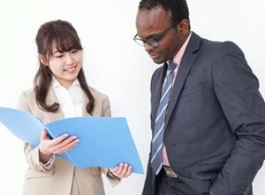 【銀座松屋】即日～長期◇スタッフ５名大募集！店頭で外国人向けオンラインショップの会員獲得業務◇語学力不問・使える方は活かせます！◇金土日メインに週4～5日◇時給1600円+交通費支給/週払いOK◇社食・休憩室充実/駅チカで通勤便利◇20代～50代男女活躍中！ ＜専用フォーム返信&amp;オンラインで登録OK＞　OT-T-mat-online