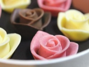 ■時給UP期間中■【週3～4日】未経験歓迎！＜期間限定◆即日～2026.3/中旬 　上野松坂屋＞リーフ型チョコレートが有名な神戸発のチョコレートSHOP＆見た目のキュートな横浜発のチョコレートSHOPで販売◇時給1500円＋交通費 / 週払いOK / 20代.30代.40代.50代女性スタッフさん活躍中！＜専用フォーム返信＆オンラインで簡単登録＞FD-T-monro.bell