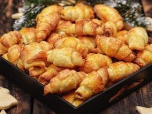 【紹介予定派遣】半年後には企業の直雇用！福岡三越のベーカリーで接客販売のお仕事♪【時給1150～1200円＆交通費】三越百貨店を中心に展開♪ミニクロワッサンが人気！◇オンラインで登録OK！週払いOK！交通費支給◇fd-k-johhan①