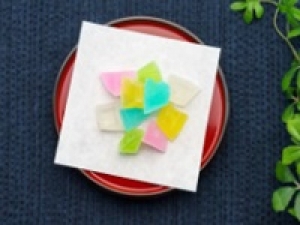 【未経験OK】即日～長期＜新宿デパ地下＞新感覚の和菓子販売◇時給1500～1550円＋交◇京都発！定番和菓子から現代アレンジしたものまで和菓子の新しい魅力が沢山◇20代.30代.40代.50代女性スタッフさん活躍中◇社保完備 / 週払いOK＜専用フォーム返信＆オンラインで簡単登録＞FD-T-tsuru②-d