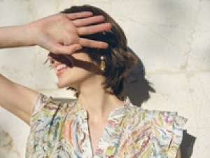 ◆長期◆時給1500円(経験有)+交通費支給＜ANAYI / アナイ　大宮そごう＞上質素材とシルエットの美しさで支持されるブランド！レディースアパレル販売◆週払いあり・制服貸与あり・希望があれば社販も可能・シンプルネイルOK◆30代.40代 女性スタッフ活躍中！＜専用フォームの返信＆オンラインで簡単登録＞ AP-T-ANAY