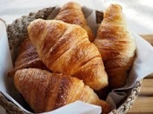 未経験歓迎！ ＜パンの催事販売　11/11～11/24＞1550円＋交通費 / 週払いOK＜コレもう食べた？川崎＞  パン好きな方大歓迎！人気の絶えないブルターニュの老舗ベーカリー店で販売STAFF◇週払いOK・学生.20代.30代40代.50代前半の男女スタッフさん活躍中！＜専用フォーム返信＆オンラインで簡単登録＞tan-F-rubi②