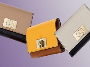 ■即日～長期■時給1400円以上(経験有)・交通費支給■＜FURLA /フルラ　船橋東武＞イタリア発・革新的な進化を続ける老舗バッグブランド【週払い可・社販なし / 制服貸与・シンプルネイルOK・20代,30代,40代女性スタッフ活躍中・スタート日相談OK】＜専用フォーム返信＆オンラインで簡単登録＞AP-T-fur