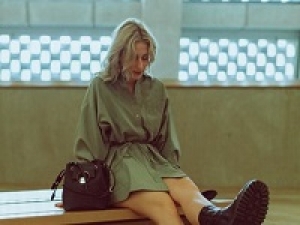 【GW繁忙期のSALE販売応援】アパレル未経験OK / 週2日～相談OK ＜4/8～5/8  軽井沢アウトレット＞アメリカ発のファッションブランド◇バッグや革小物の販売＆バックヤード◇期間限定！特別高時給1800～1900円＋交通費 / 週払いOK / 制服貸与 / ナチュラルネイルOK / 車通勤OK / 学生.20代.30代.40代女性活躍中！＜専用フォーム返信＆オンラインで簡単登録＞tan-A-gw-micha②-d