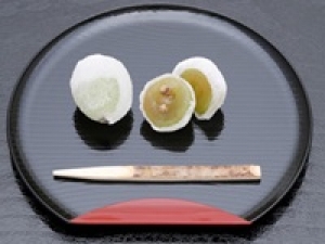 【和菓子販売】即日～長期 ＜日本橋三越＞時給1500～1550円＋交通費 / 週払いOK◇果実を活かした見た目も美しい四季折々の果実和菓子◇なにかしら食品販売経験があればOK / デパ地下デビュー歓迎 / 20代.30代.40代.50代女性スタッフさん活躍中！＜専用フォーム返信＆オンラインで簡単登録＞FD-T-minamoto②-d