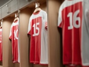 ＊即日～長期＊時給1600円以上(経験有)+交通費【原宿店】ヨーロッパ のプロサッカークラブのオフィシャルアイテムやアパレル・雑貨販売◇ライフスタイル全般に高感度を提案するメンズブランドショップ内での展開◇アパレル販売未経験歓迎！物販経験があればOKです♪＊週払いOK・社保有給完備＊20代,30代,40代男女スタッフ活躍中！＜専用フォーム返信＆オンラインで簡単登録＞AP-T-edi