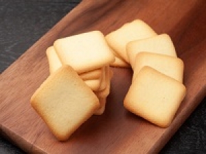 ◇＜年末年始　12/26～1/8　池袋東武＞時給1350～1450円＋交通費◇洋菓子デビュー歓迎◇手土産でも定番！香ばしい焼き菓子やしっとり食感でリピーターさんも続出！袋入り、箱入り洋菓子販売◇ 週払いOK・週3～・未経験OK・Wワーク・扶養内・学生さん/20代.30代.40代女性活躍中！＜専用フォーム返信＆オンラインで簡単登録＞tan-F-shuku②-bata