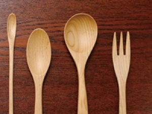 ＜12/10～16.19.20.21　川崎アゼリア＞◇未経験歓迎◇上品な艶&amp;機能性抜群！木のぬくもりを感じる名産の漆器販売『若兆(わかちょう)』時給1600円＋交通費支給 / 週払いOK / スニーカーOK◇学生.20代.30代.40代.50代女性スタッフさん活躍中！＜専用フォーム返信＆オンラインで簡単登録＞tan-O-and-wakac