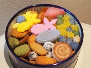 即日～長期◇和菓子未経験OK！＜渋谷駅＞銀座の老舗和菓子店◇日本の四季を江戸和菓子で表現した『ふきよせ』が代表作！センスの良いお土産としても人気のお店で和菓子販売◇MAX時給1550円＋交通費／社保完備／有給あり／週払いOK／20代.30代.40代.50代前半 女性活躍中！＜専用フォーム返信＆オンラインで簡単登録＞FD-T-kikuno①