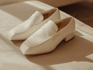 ＊即日～長期＊時給1550円以上(経験有)+交通費＊レディースシューズ販売スタッフ【銀座三越】ファッション性と快適な履き心地を両立させた製品ラインナップ★シューズ未経験歓迎！物販経験があればOKです♪＊私服勤務・週払いOK・社保有給完備＊20代,30代,40代女性スタッフ活躍中！＜専用フォーム返信＆オンラインで簡単登録＞AP-T-dan