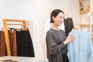 【所沢西武】経験を活かして即戦力に！キャリアUP・収入UPを目指したい経験者歓迎！アパレル・雑貨・コスメブランドで販売♪◇ブランド・勤務地・時給etc◇ウノにお任せ下さい！あなたの希望叶えます！◇時給1600円以上(経験者)・交通費支給・週払いOK・社保完備◇20代～40代男女活躍中！＜専用フォームの返信＆オンラインで簡単登録＞ AP-T-iroiro-k