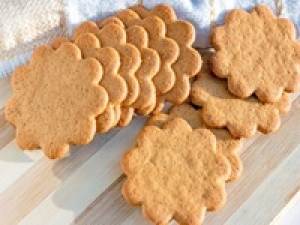 ■時給UP中■年末年始の洋菓子販売　12/8～1/5【週3日 / 8:00～17:00】未経験歓迎！花束のような可愛いラングドシャ等、話題の洋菓子店で販売STAFF＜東京グランスタ＞ 時給1700～1800円＋交通費 / 週払いOK / Wワーク / 扶養内 / 何かしらの販売経験があればOK / 期間限定の好条件＆高時給◇学生.20代.30代.40代女性スタッフさん活躍中！＜専用フォーム返信＆オンラインで簡単登録＞tan-F-pl-aud