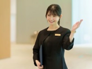 短期単発＜8/10(日)  12:00～19:00時短＞時給1600円＋交通費 【シェラトン・グランデ・トーキョー・ベイホテル】ホテルで開催されるブライダルフェアのギフト専門店で引出物の案内スタッフ◇週払いOK / 書類選考のみ / 学生.20代.30代.40代女性活躍中！＜専用フォームの返信＆オンラインで簡単登録＞tan-O-hari