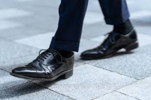 ◆長期で安定！時給1600円(経験有)・交通費全額支給・朝ゆっくり10:30から！◆履き心地と機能性に優れたシューズブランド 有楽町マルイ◆メンズ シューズ販売スタッフ◆週払いOK・私服勤務・社保有給完備◆20代～50代男女活躍中！＜専用フォームの返信＆オンラインで簡単登録＞ AP-T-mado-d